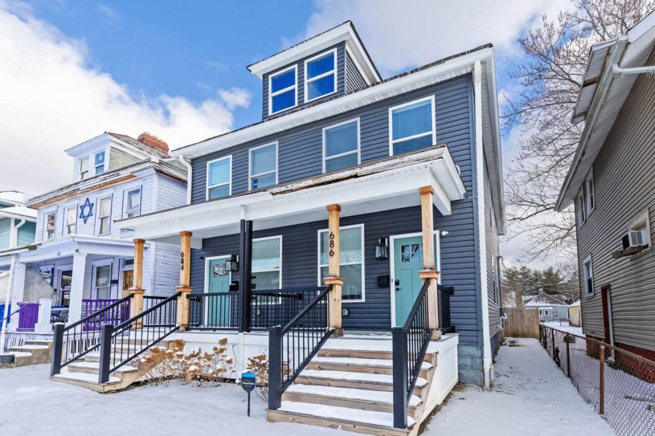 Holiday home Massive Downtown With Hot Tub *